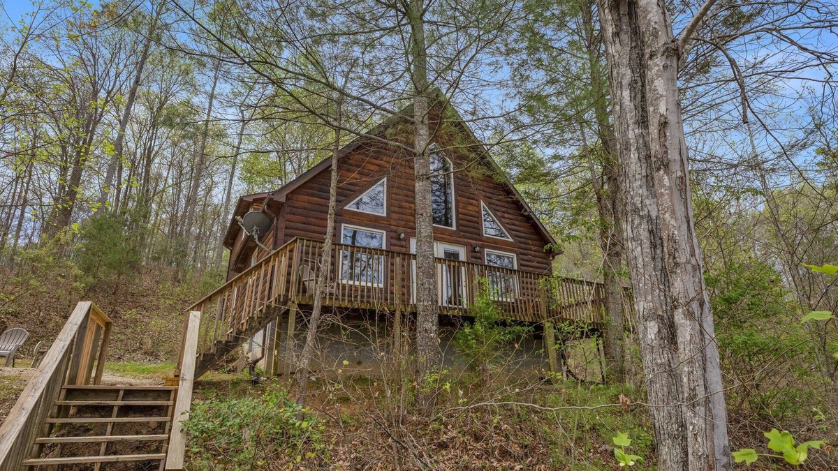 Rogers Cabin | 4BR 14Guest Large Lakefront Cabin w/Hot Tub +WiFi