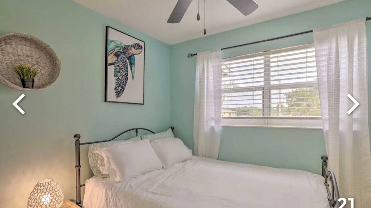 Hunt Club House | 4BR/2 Bath home 10 min to the beach - Pet Friendly