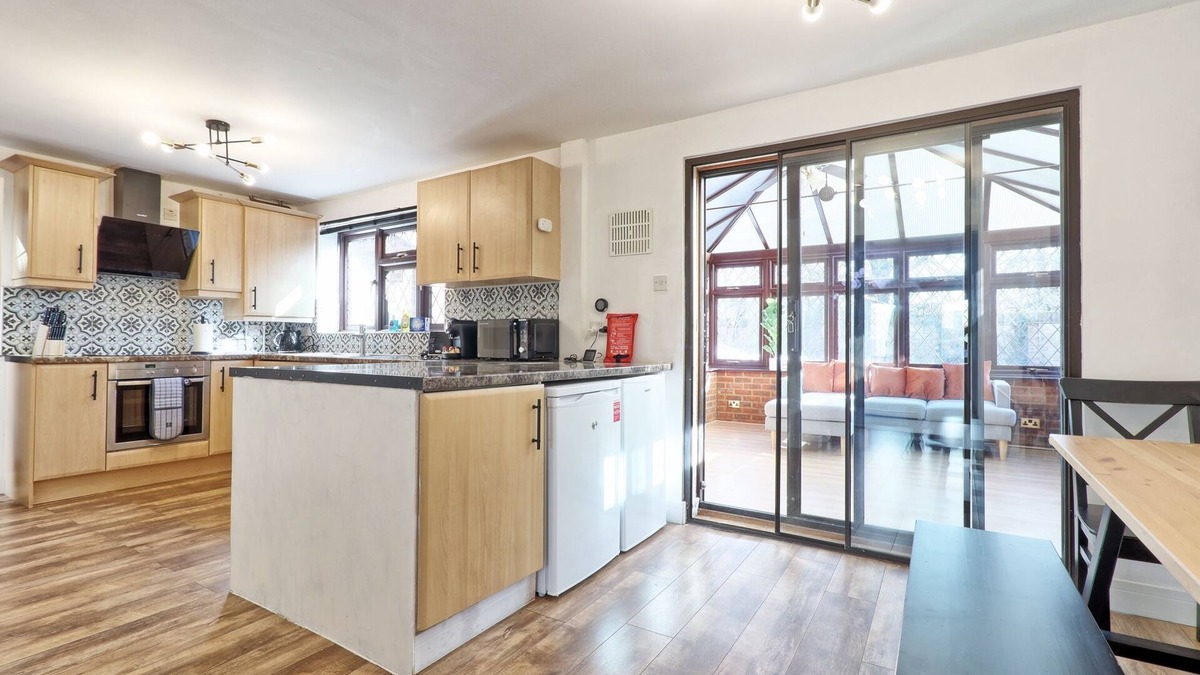 Rivenhall House | 4BR 2BATH House with FREE Parking in Rivenhall