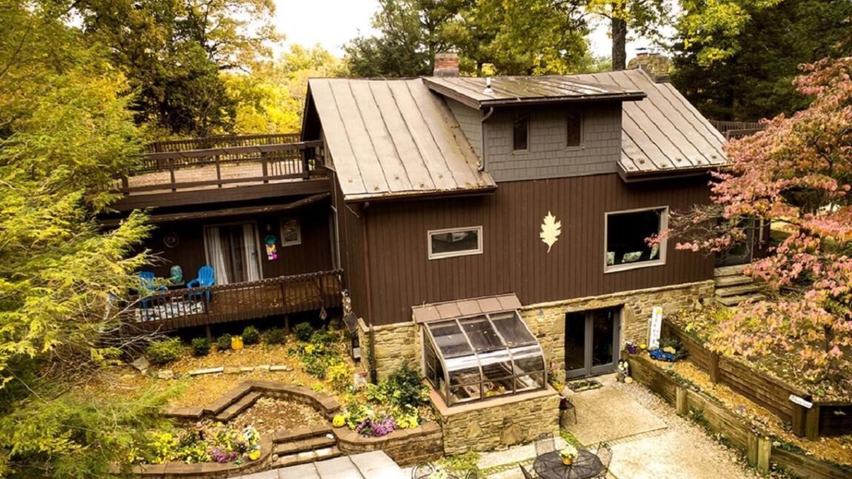 Helmsburg House | 4BR, 3.5 BA Home