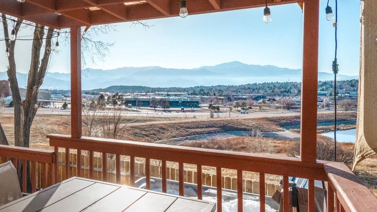 Cimarron Hills House | 🏔 4BR - Arcade - Hot Tub - Foosball- Cozy Mountain View Home!