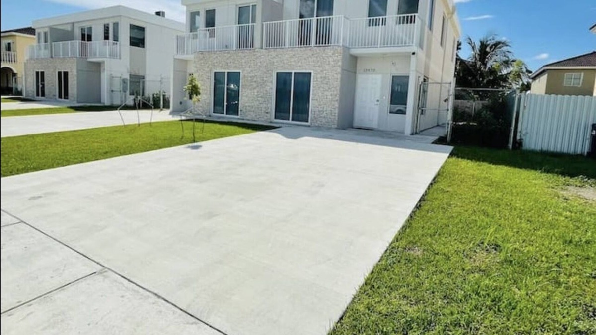Princeton House | 4BR by MIA F1 GP Key West Beaches Luxury Getaway Nature
