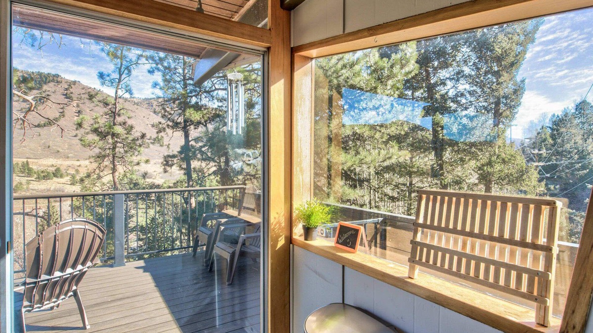 Cascade-Chipita Park House | 4BR Cabin With Fireplacemountain Viewsdog-friendly