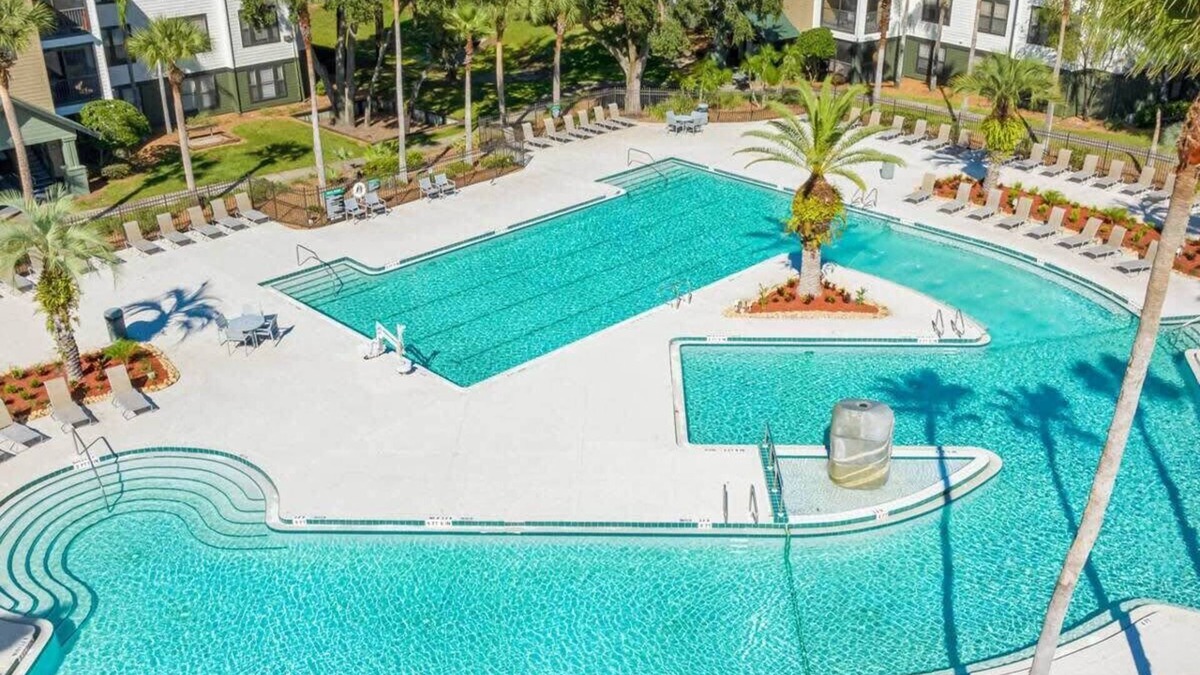 Bearss Plaza Apartment | 4BR Condo with Pool and Gym, Long Term Stays Allowed