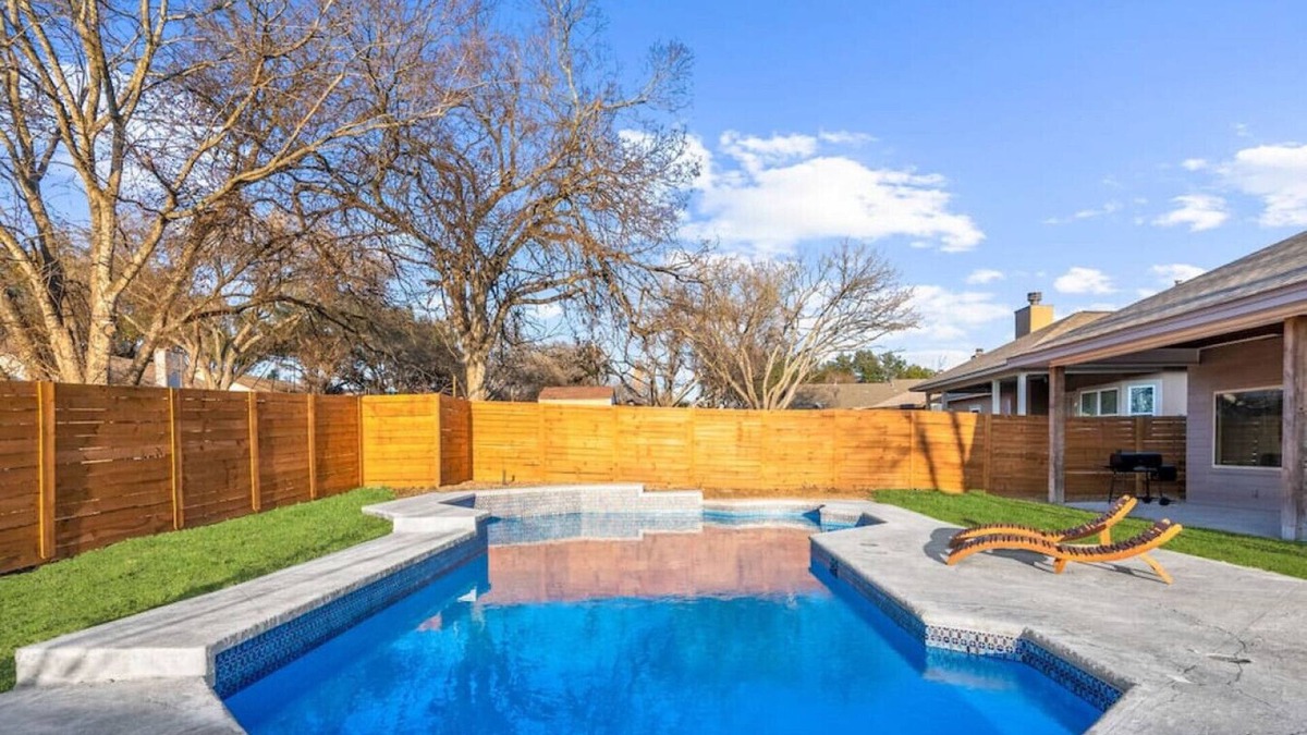 Universal City House | 4BR Cozy Luxury Home with Private Pool by Randolf