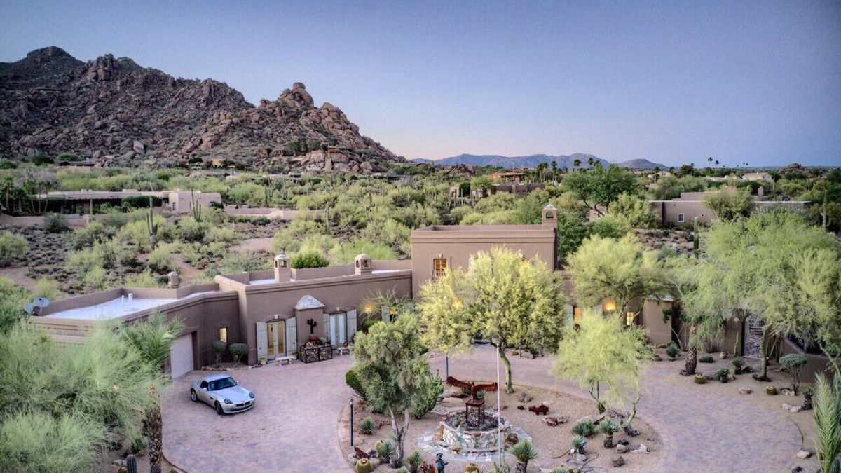 Carefree House | 4BR Estate w/Casita + Pickleball Court + Pool