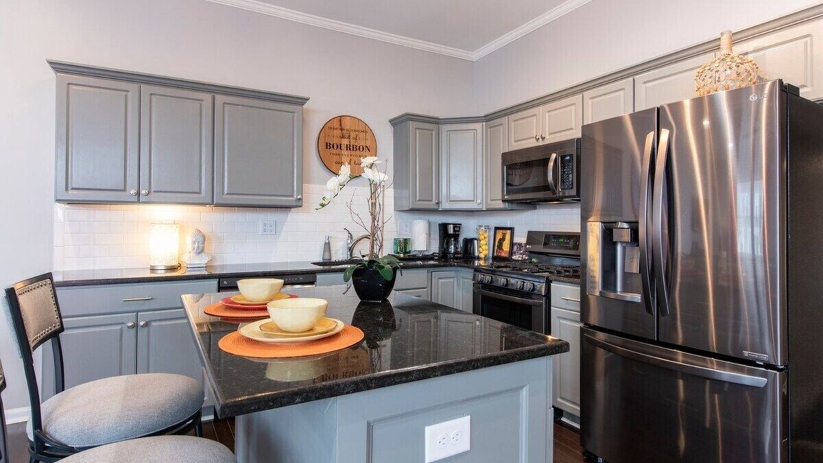 Highlands House | 4BR Great One's Getaway; Outdoor Tub & Fire Pit