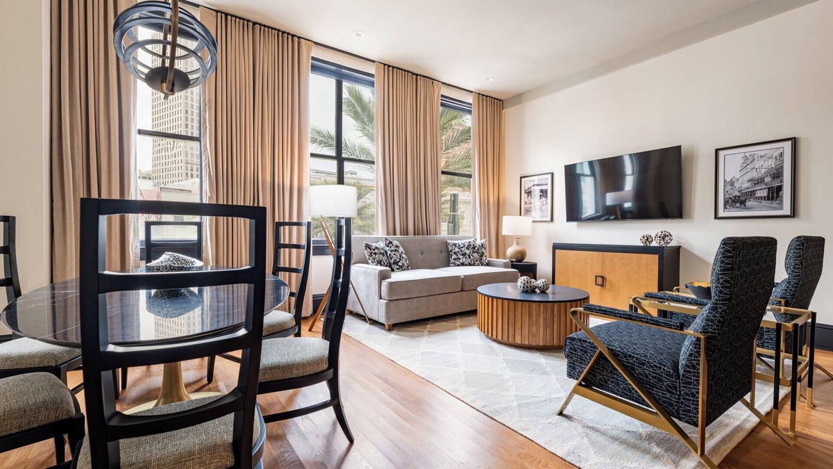 Central Business District Hotel | 4BR Group Getaway Walk to French Quarter | The Mayfair