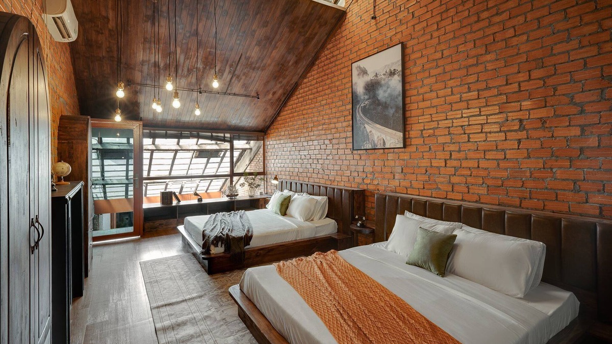 Downtown Ho Chi Minh City House | 4BR Industrial Gem with Rooftop Garden by Bến Thành