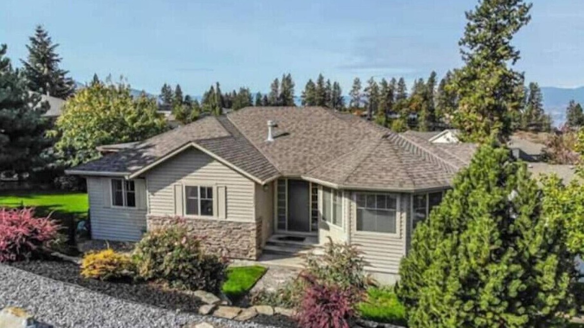 Southwest Mission House | 4BR Lake View Home, Great Backyard - Pet Friendly