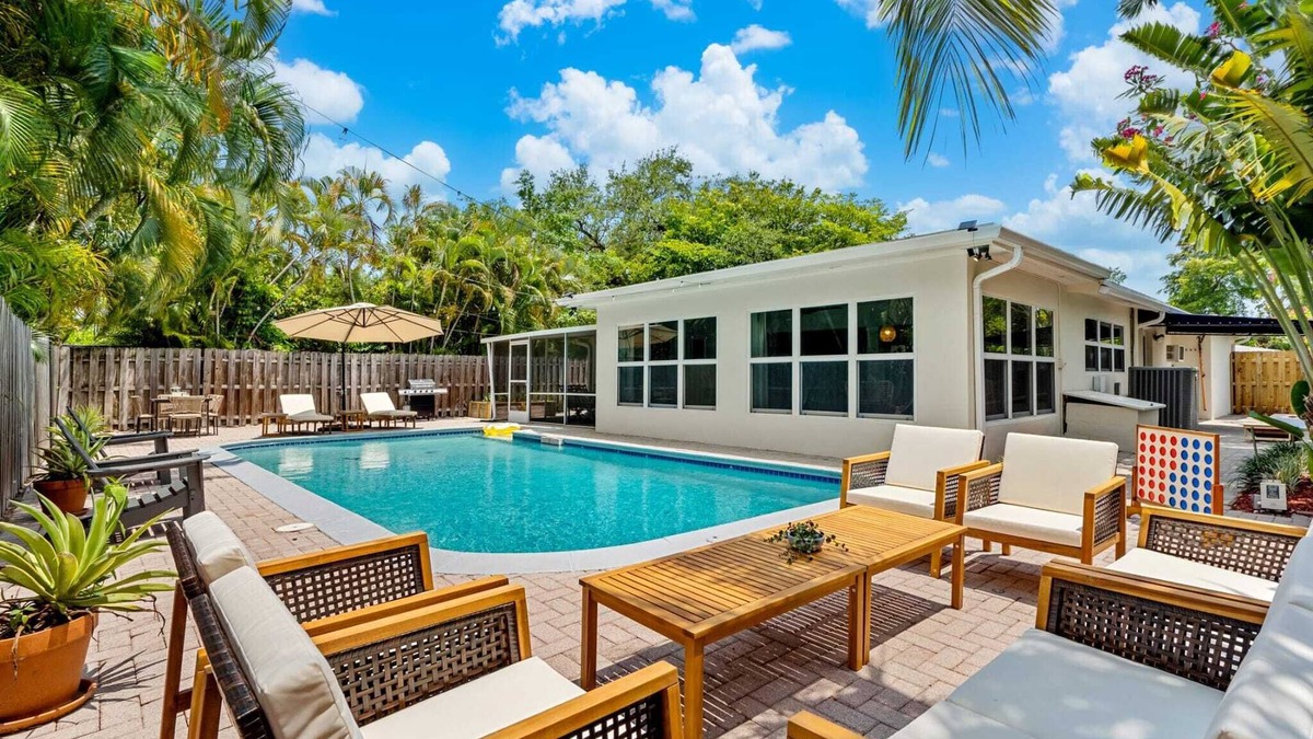 Riverside Park House | 4BR - Pool - Air Hockey - Mins to DT/Las Olas/FLL