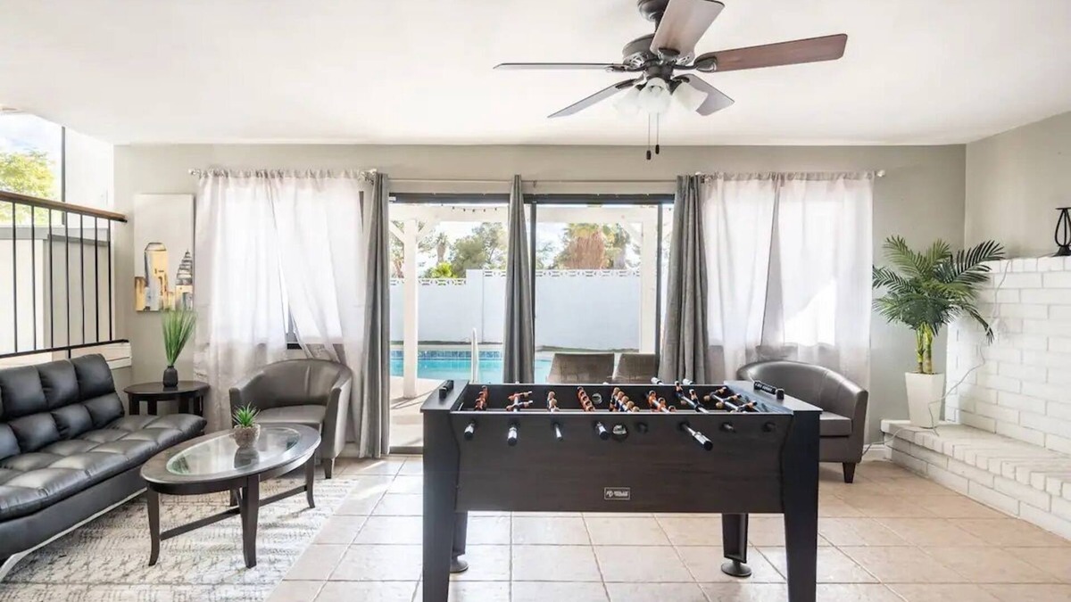 Paradise House | 4BR Pool-House Vacation by the Strip! Family-Friendly!
