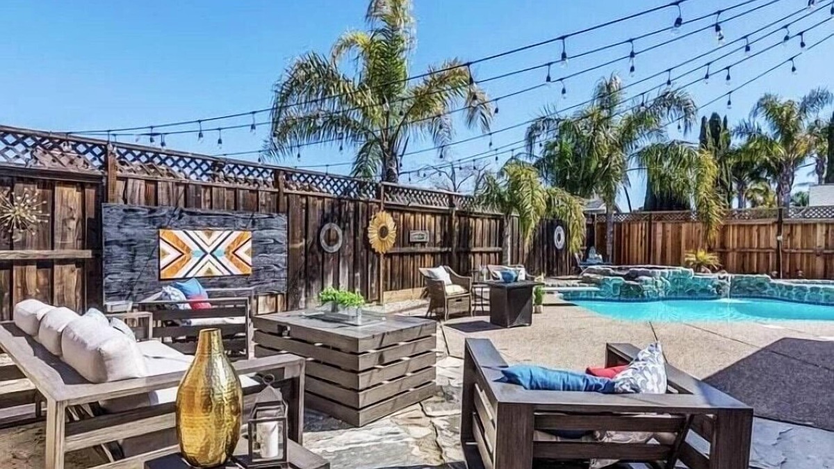 Oakley House | 4BR Pool Oasis | Hot Tub + Firepit