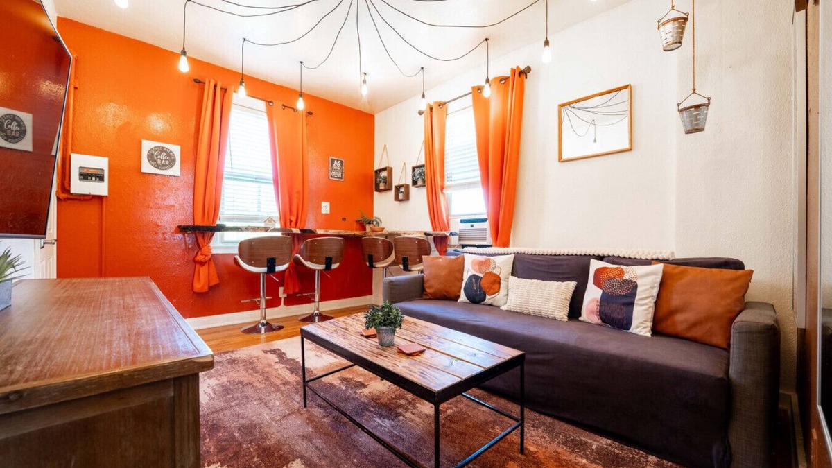 Downtown Tucson House | 4BR Retreat w/Yard – Spring Bliss & Relaxation!