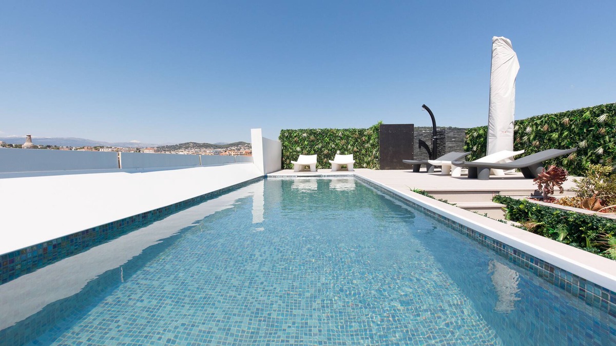 Cannes City Centre Villa | 4BR Rooftop - Croisette - Private swimming pool