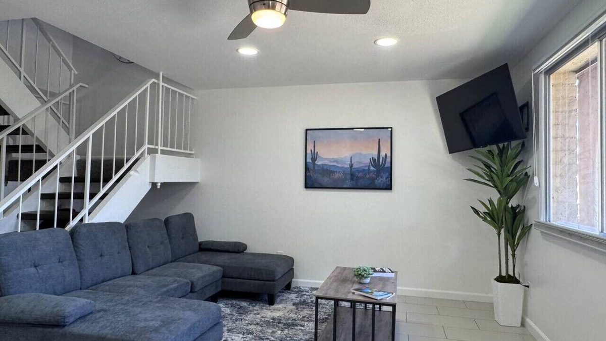 Casa Granada Townhouses House | 4BR Sleeps 12 Arcade Fire Patio