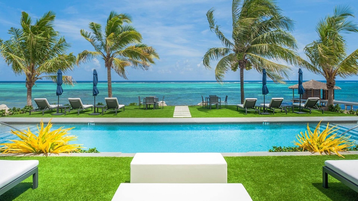 Bodden Town Condo | 4BR Suite at Black Urchin Boutique Resort