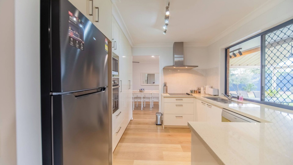 Camira House | 4BR Sweet Home Spingfield