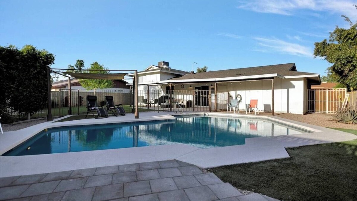 Tempe House | 4BR Tempe Home w/Pool Heating Option Available!