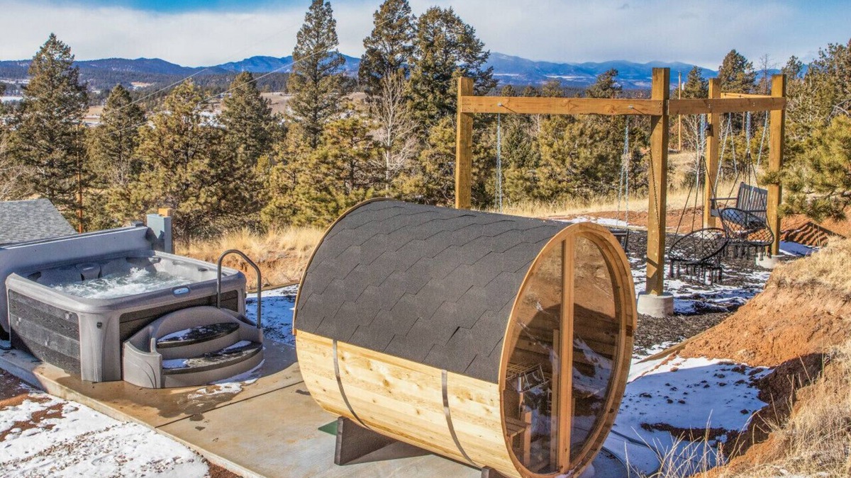 Florissant House | 4BR w/Hot Tub, Sauna, Arcade, Mountain Views