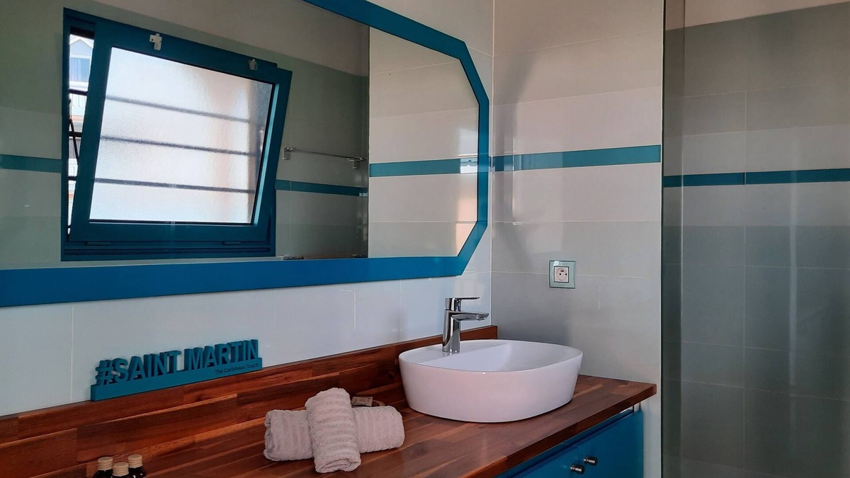 Nettle Bay Apartment | 4ever Studio Rénové, vue Lagon, Pieds Dans L'eau
