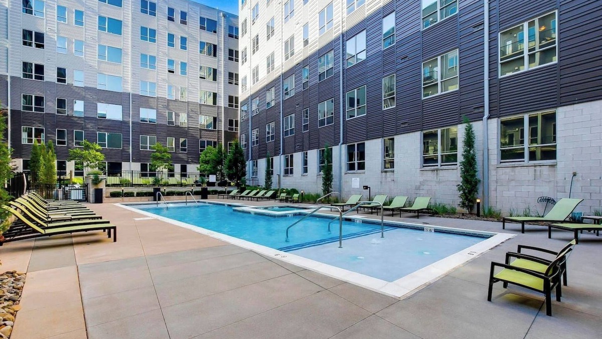 Downtown Louisville Apartment | 4th Street Suites - Comfortable King Bed Suite