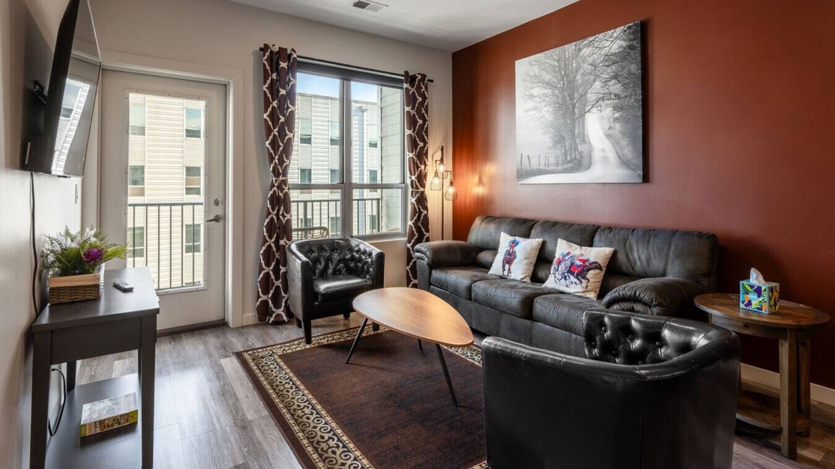 Downtown Louisville Apartment | 4th Street Suites - Stunning King Bed Suite