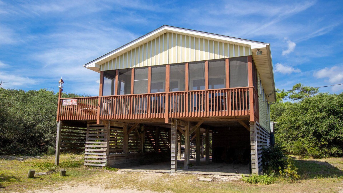 Carova Beach House | 4x2368, Mom's Place- Oceanside, Cozy, Secluded, Wild Horses, Dogs Welcome