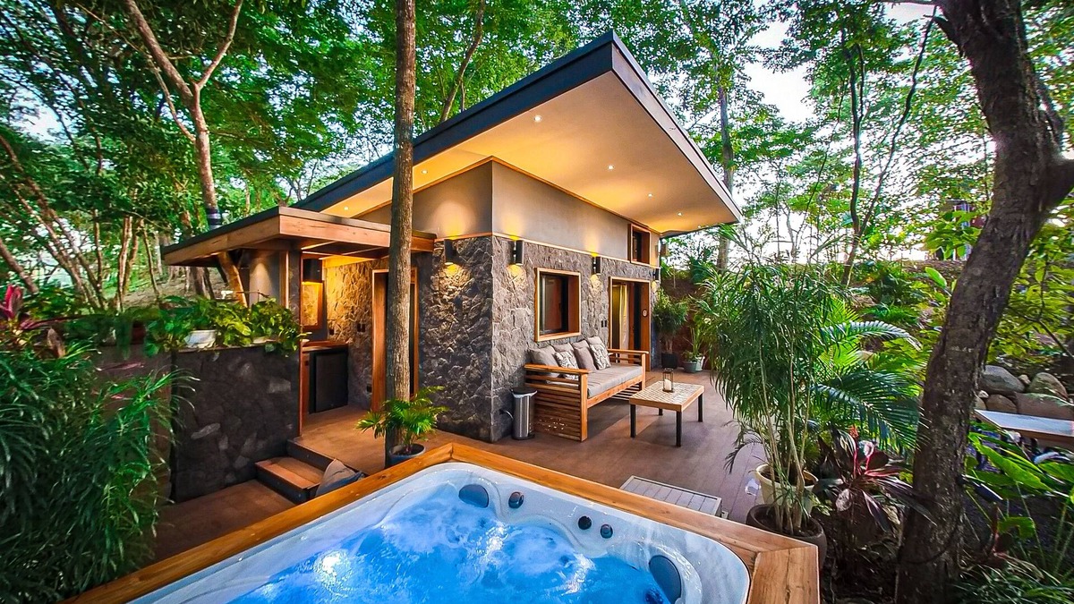 Ostional Cottage | 4x4 ONLY/Luxury Jungle Experience in a TinyHouse + Jacuzzi
