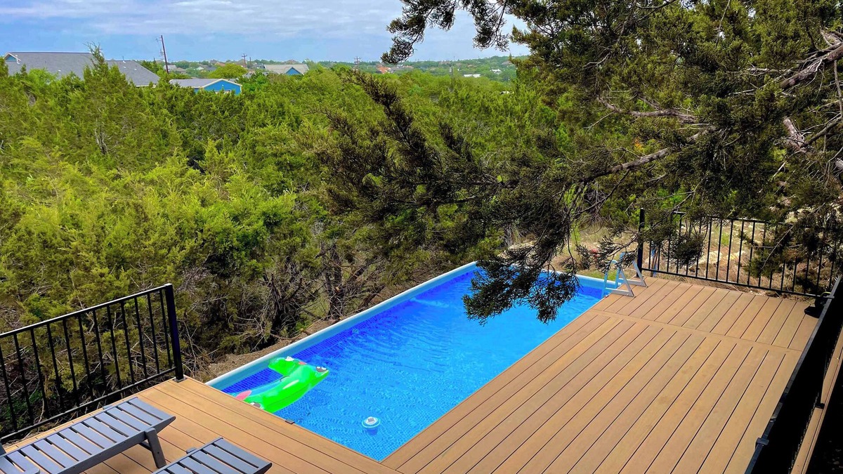 Dripping Springs House | 5/2, Secluded POOL, amazing views & decks