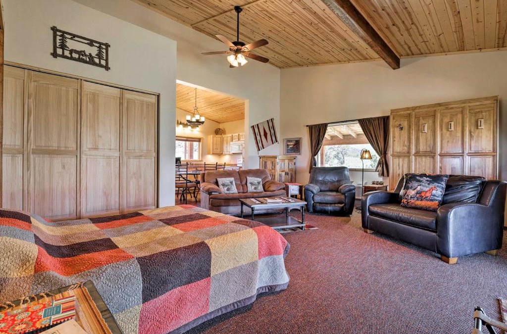 Spanish Valley Apartment | 5-Acre Moab Studio with BBQ and Stunning Mtn Views