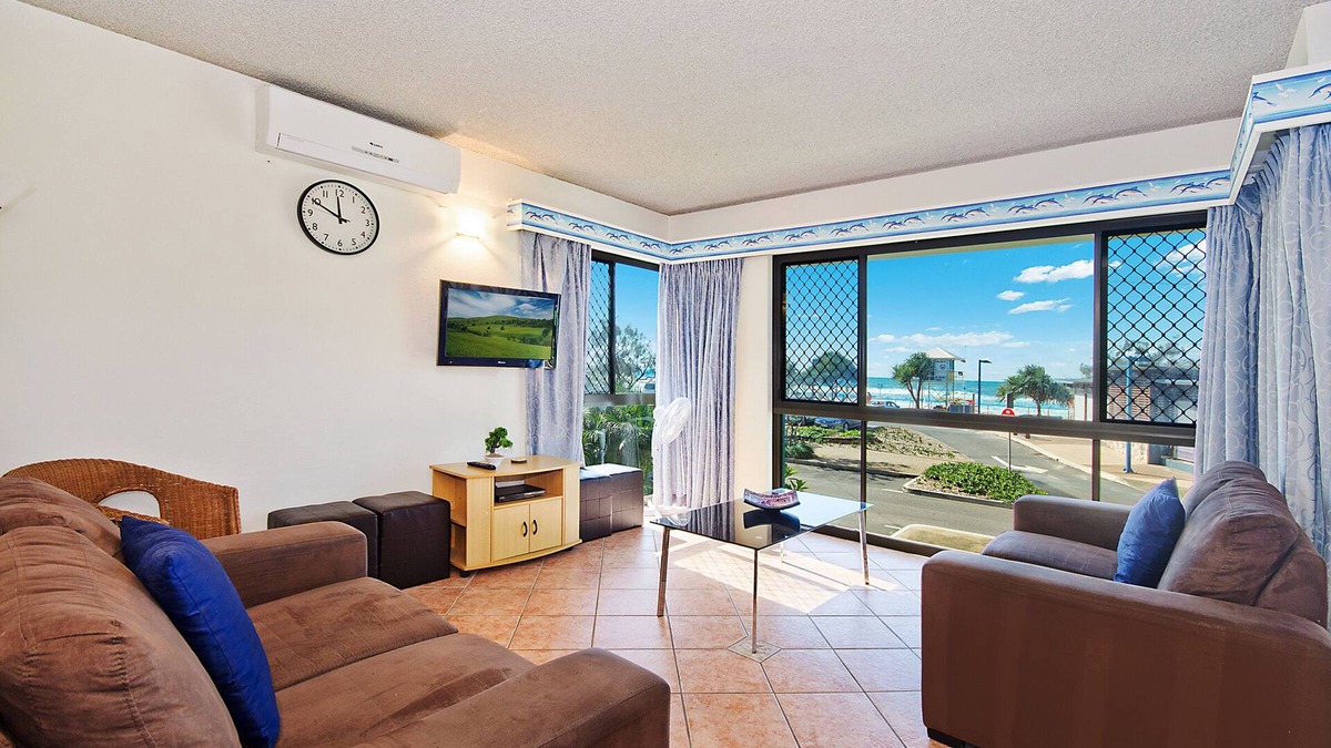 Maroochydore House | 5 Allawah - Opposite the beach