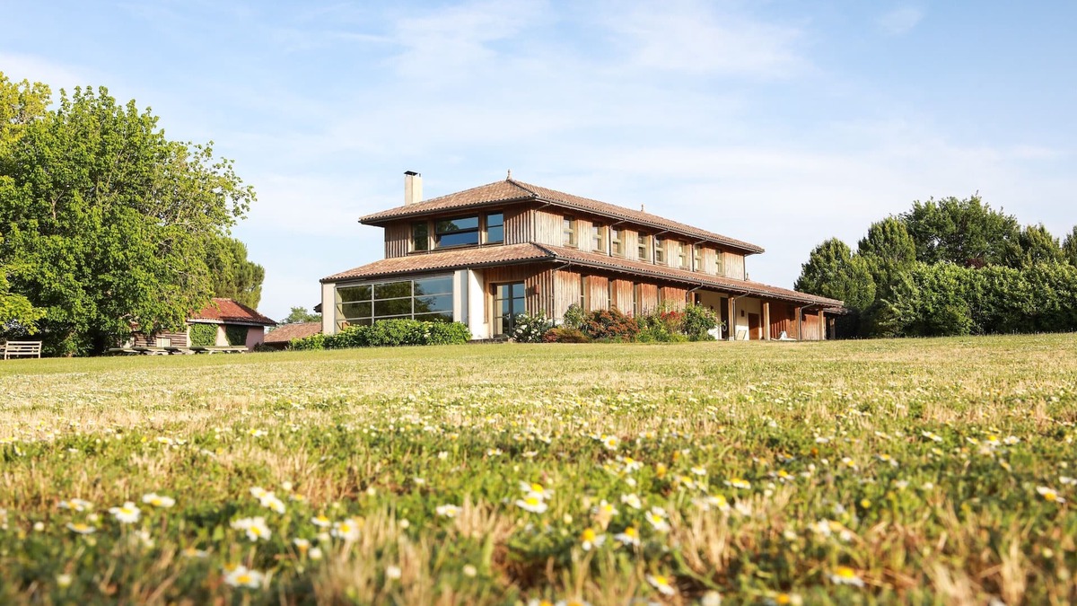 Saint-Julien-en-Born House | 5 B&B suites in a 5-hectare private park.