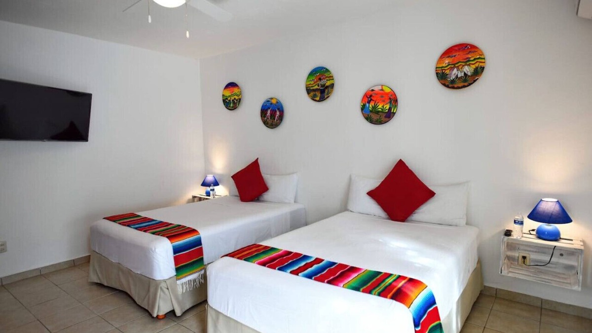 Downtown Cancun House | 5 BDR-Ensuite Bathrooms-Private Pool-Golf-Comfort