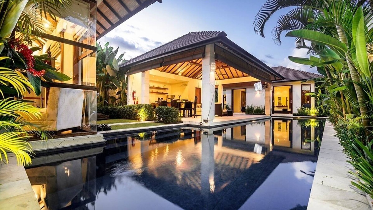 North Legian Villa | 5 Bdr -Last Minute Deal 50%+ OFF!