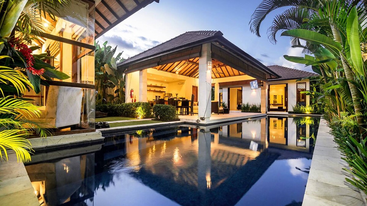 North Legian Villa | 5 Bdr -Last Minute Deal 50%+ OFF!