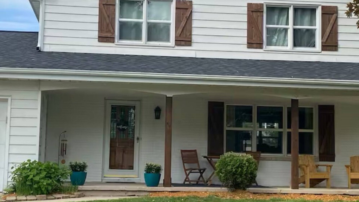 Allouez House | 5 Bdrm Beautiful Home in Safe Neighborhood 7 minute drive to Lambeau