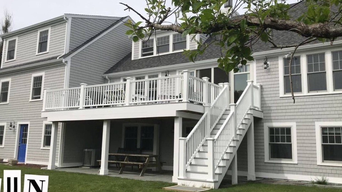 West Chatham House | 5 Bdrm Spectacular Walk To Hardings Beach Ocean View Home