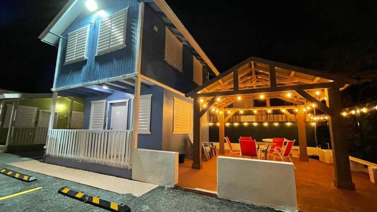 El Combate RV Rental | 5 Beachfront Cabanas FOR 30 GUESTS -Sunset Village