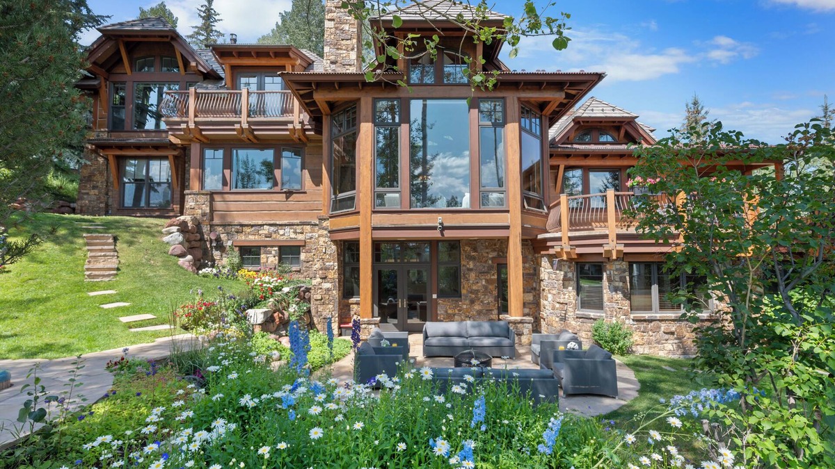Snowmass Village House | 5 Bed/5.5 Bath Ski-In, Ski-Out Home in Exclusive Two Creeks Neighborhood