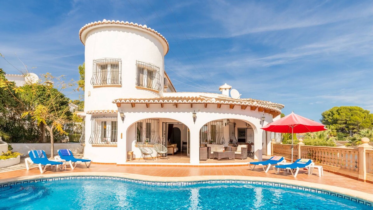 La Sabatera Villa | 5 bed 5 bath villa, short walk to centre of the lovely seaside town of Moraira.