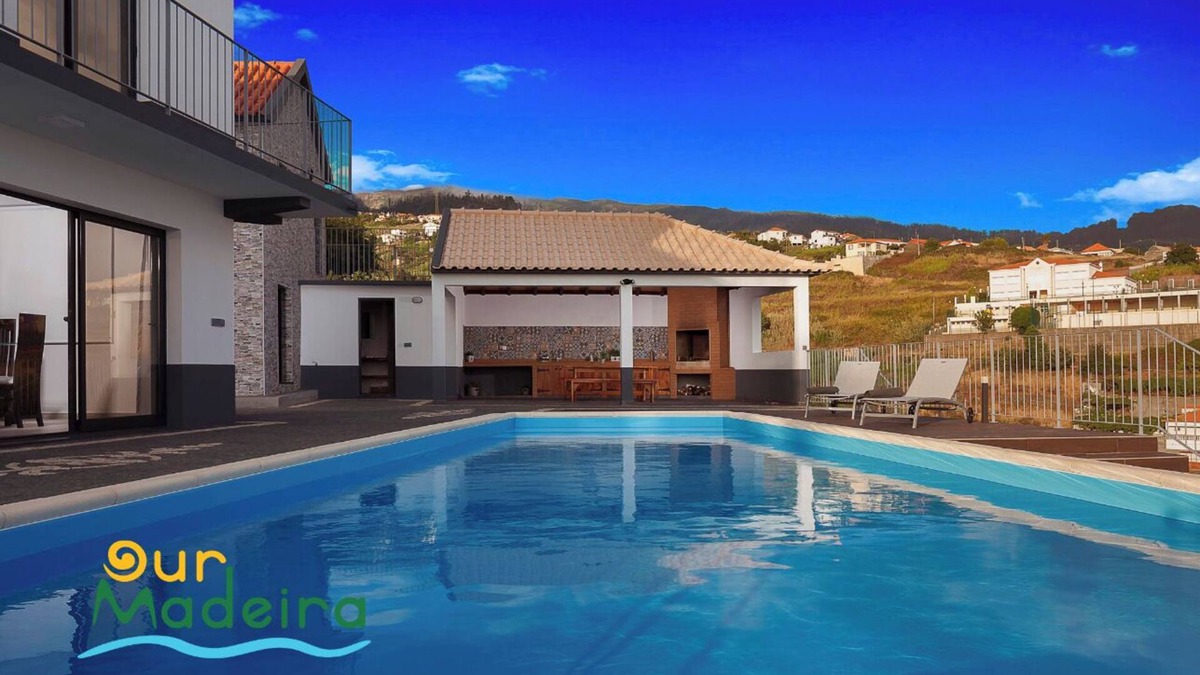 Estrela da Calheta Villa | 5-bed in Calheta, pool, gym, games room | Rosalina