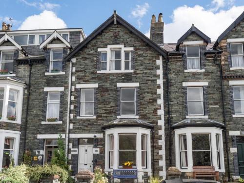 Keswick House | 5 Bed in Keswick SZ291