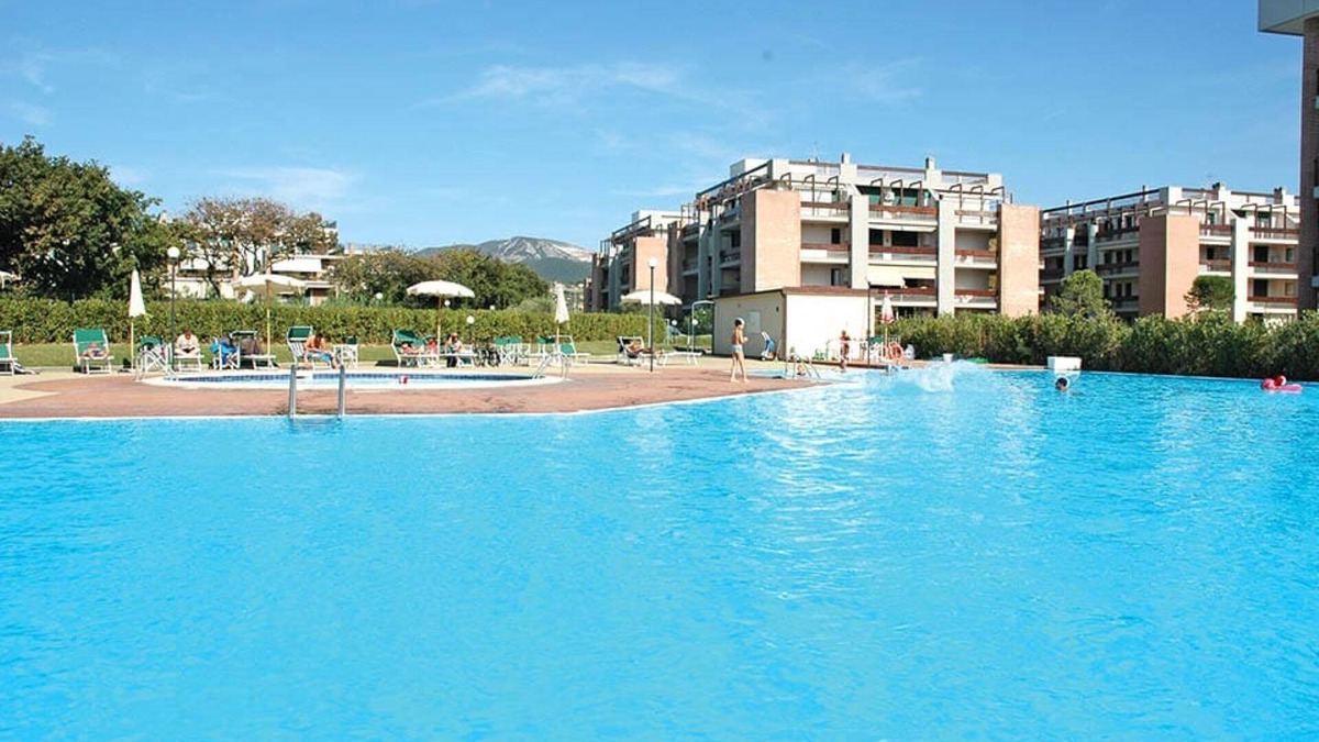 San Vincenzo Apartment | 5 bed places with swimming pool in the area Coop