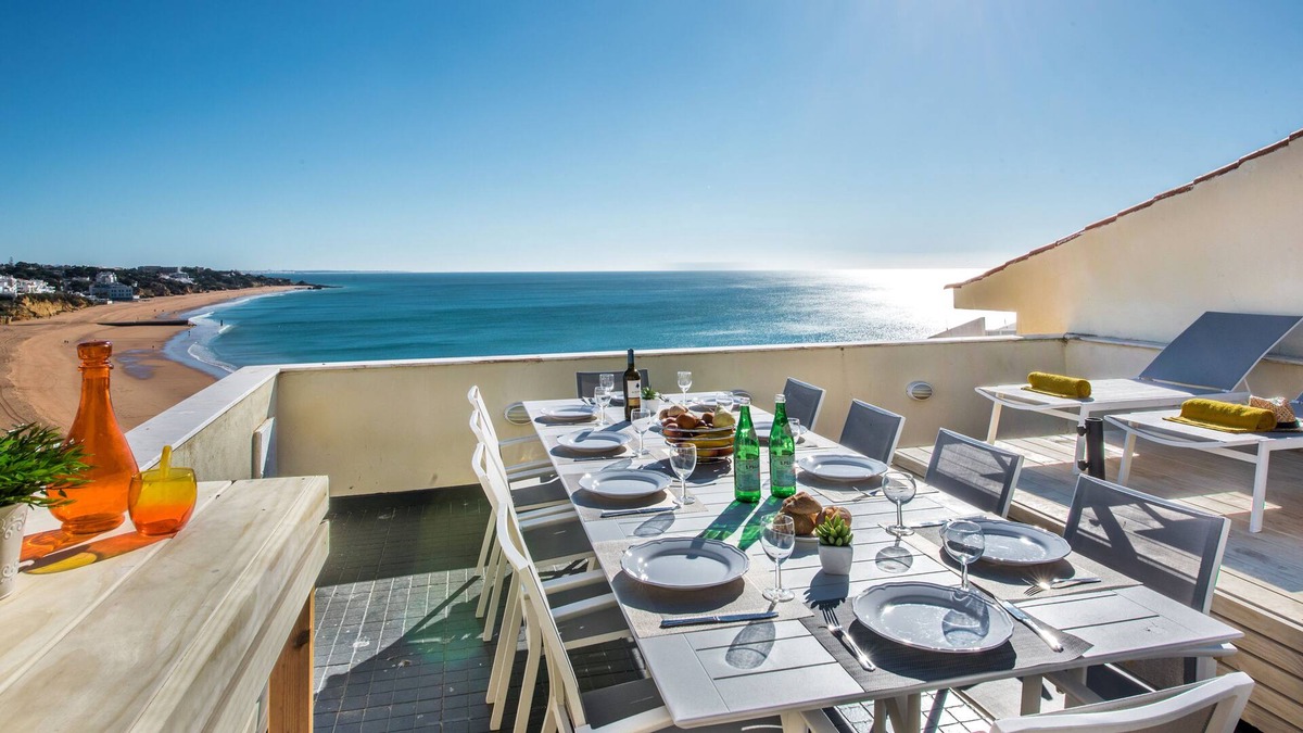 Peneco Beach Villa | 5 bed room villa on top of the Beach Unique spoot