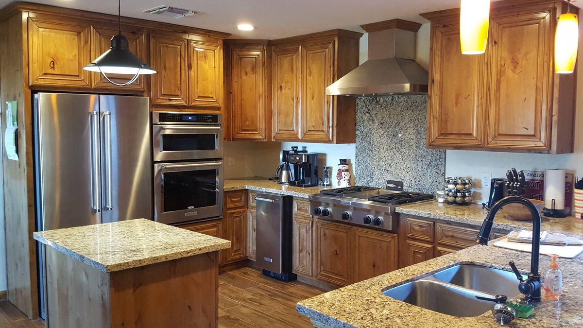 Springerville Cabin | 5 bedroom, 2.5 bath, w/pool table