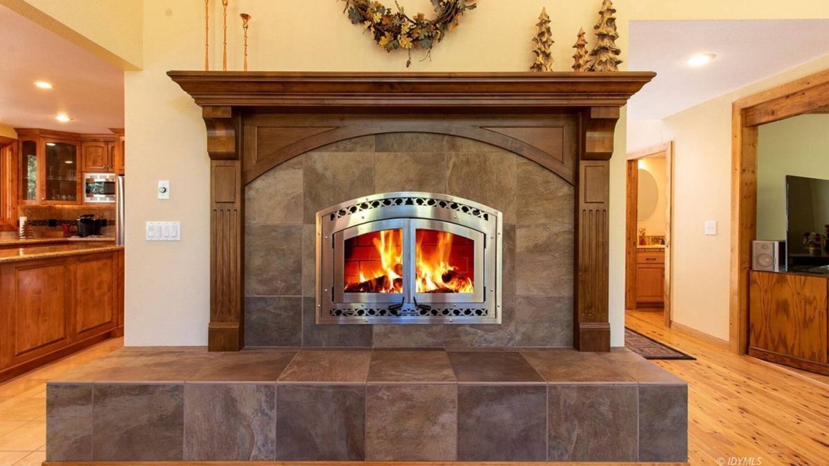 Fern Valley House | 5 bedroom 3 bath beautiful home on the creek