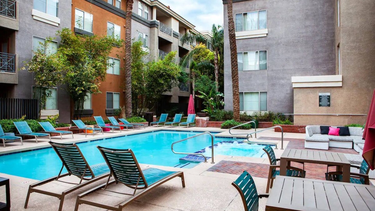 Civic Center Mall Condo | 5 Bedroom/4 Bath Condos in Old Town Scottsdale