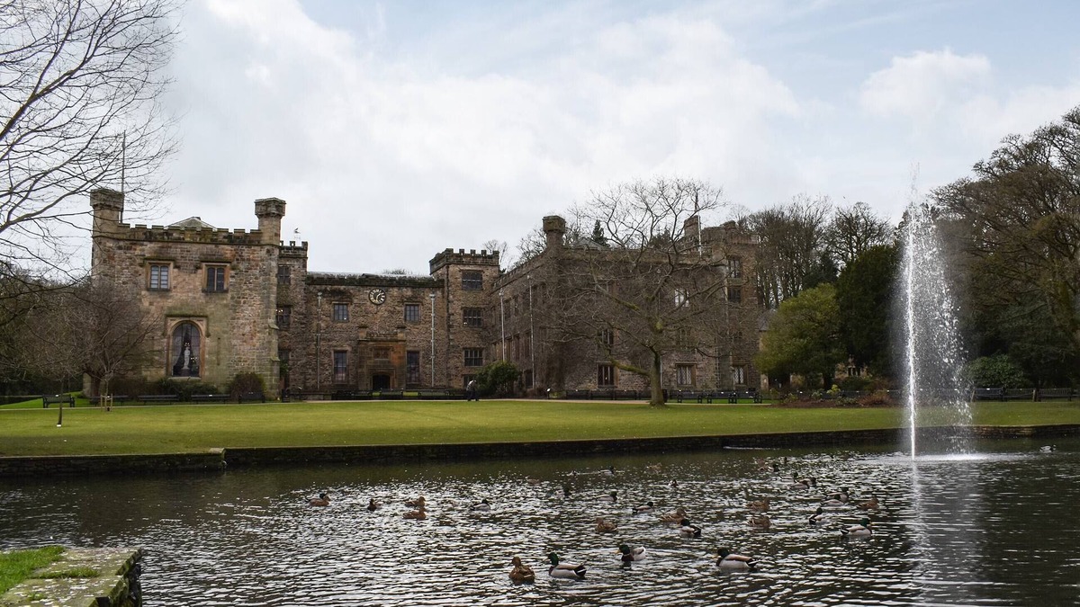 Skipton Cottage | 5 bedroom accommodation in Winterburn