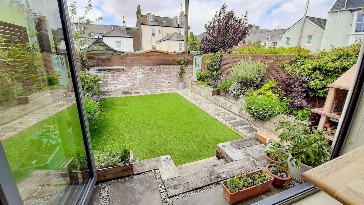 Clevedon Cottage | 5 bedroom accommodation in Clevedon